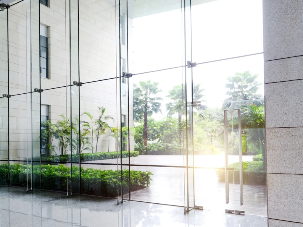 8+8mm facade glass system with 8+8+8mm glass fin