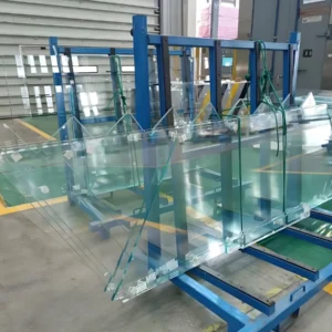 Shaped 20.76mm laminated glass