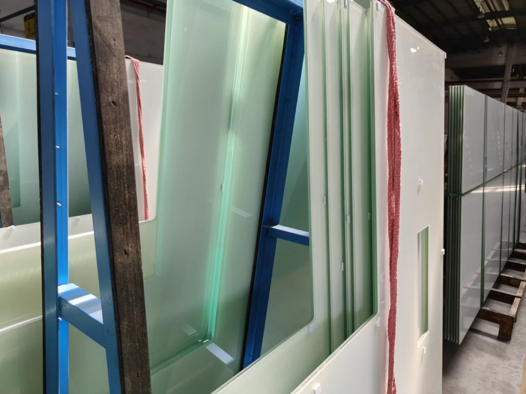 White ceramic fritted laminated glass